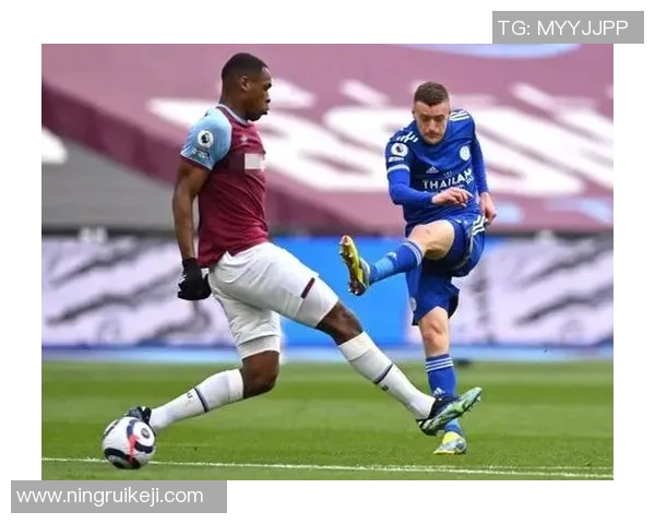 球星如何踢出完美弧线球技巧解析与训练方法分享